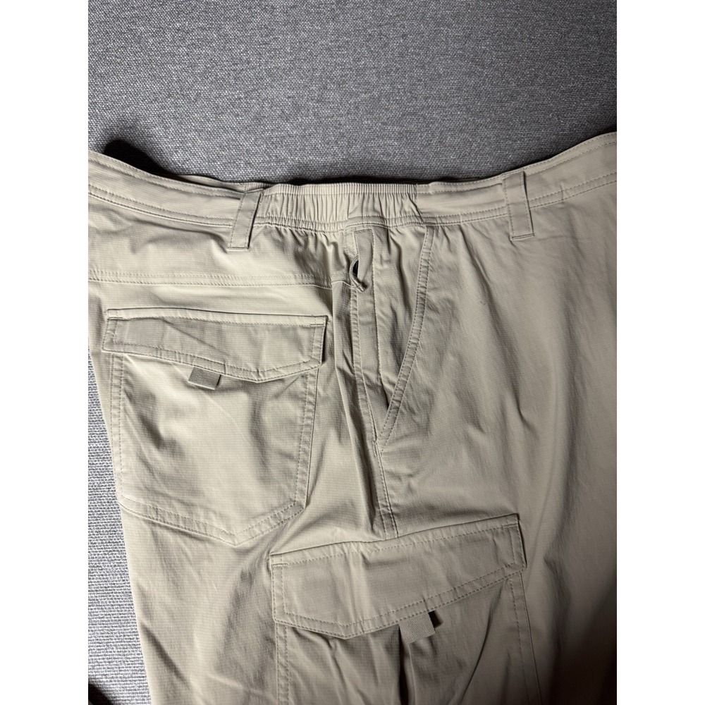 L.L.Bean Shorts Men's Large Khaki Hiking Utility Stretch Canvas Gorpcore Outdoor - Picture 11 of 12